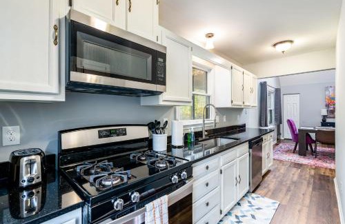 Kabletown Casa | Hot Tub, Deck&Grill, Game Room, WiFi at Cute Cabin