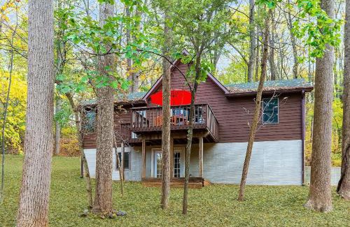 Kabletown Casa | Hot Tub, Deck&Grill, Game Room, WiFi at Cute Cabin