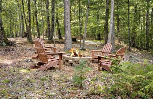 Bergton Casa | Hot Tub Deck Screened Porch Fire Pit & WiFi