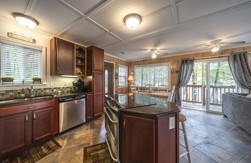 Smith Mountain Lake Casa | Hot tub, Dock, Fire Pit, Dog Friendly, Golf,