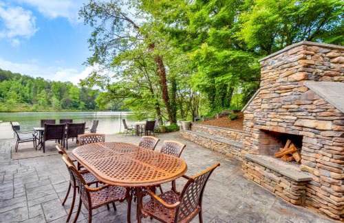 Six Mile Casa | Hot Tub, Dock, Lakefront Luxe Six Mile Retreat