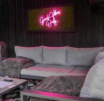 Skegness Cabina | Hot tub, Fire Pit, 4 Acre garden, Luxury 5 Star Woodland Lodge