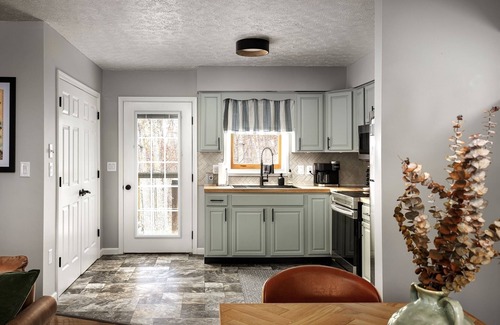 Shenandoah Cabina | Hot tub, fire pit, BBQ, dogs friendly, National Park, Luray caverns, Massanutten