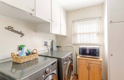 Nob Hill Casa | Hot Tub+Fire Pit+Gated Property+Walkers Paradise