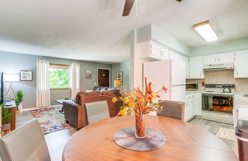 Eureka Springs Casa | Hot Tub & Fire Pit: Holiday Island Getaway!