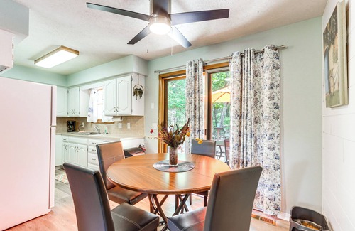 Eureka Springs Casa | Hot Tub & Fire Pit: Holiday Island Getaway!