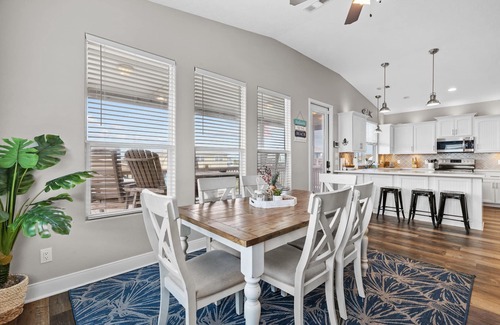 Crystal Beach Casa | Hot Tub + Firepit! Elevator, Dogs ok - Summer Deals !