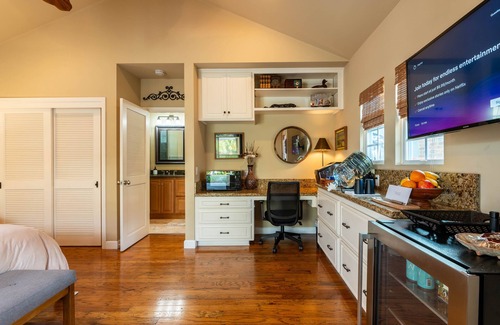 North Pacific Beach Casa | 8 blocks to beach, hot tub, fireplace, grill, patio, yard, bicycles, ping pong.