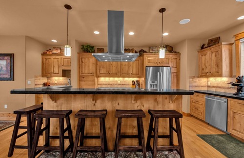 Deer Park Casa | 4 Bedroom, Split Level Home with Two Living Areas and Foosball - Wallowa 22