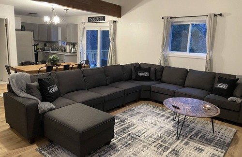 Albrightsville Cabaña | Hot tub/Game Room: Relax & Unwind @ Zara’s Cottage