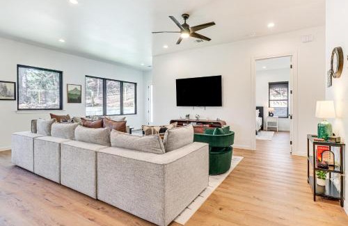 Bastrop Casa | Hot Tub, Game Room and Fire Pit Evergreen Escape