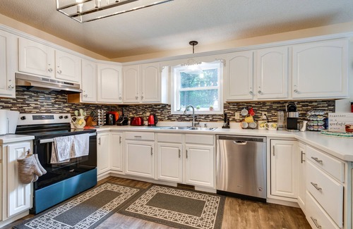 Pocono Summit Casa | Hot Tub, Game Room & Fire Pit: Pocono Summit Home!
