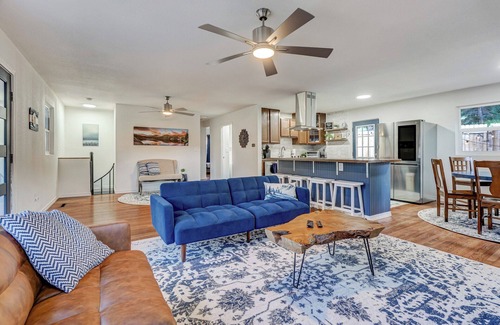 Cascade Casa | Hot Tub | Game Room | Wood Fireplace