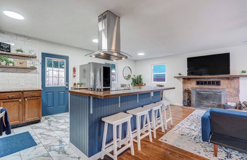 Cascade Casa | Hot Tub | Game Room | Wood Fireplace
