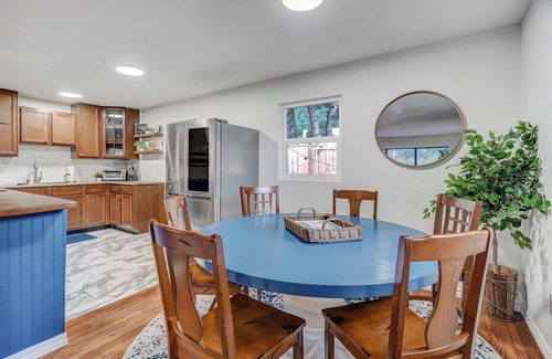 Cascade Casa | Hot Tub | Game Room | Wood Fireplace