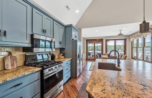Huddleston Casa | HOT TUB HAS ARRIVED! 3 Bedrooms, 1 Flex Room, 4 Bathrooms! Come Visit 'Worth The Wait'! - BUT, YOU