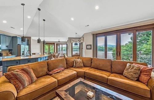 Huddleston Casa | HOT TUB HAS ARRIVED! 3 Bedrooms, 1 Flex Room, 4 Bathrooms! Come Visit 'Worth The Wait'! - BUT, YOU