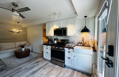 Mira Monte Casa | Hot Tub Haven w/ Fire Table, Brand-New Remodel, Fenced Yard, Great Location