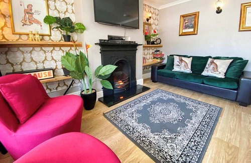Kemptown Casa | Hot Tub Hideaway - by Brighton Holiday Lets