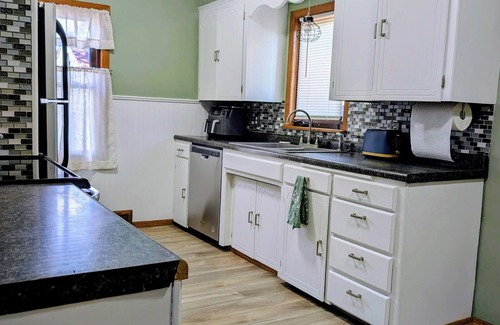 Clay County Casa | Hot Tub Hideaway