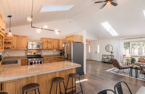 Buena Vista Cabina | Hot Tub I Cabin I Mtn Views I Fireplace I