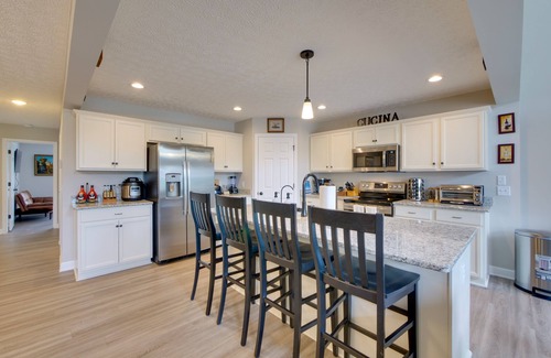 Port Clinton Casa | Hot Tub, Lake Access, & Dock: Port Clinton Retreat