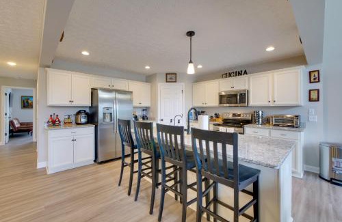 Port Clinton Casa | Hot Tub, Lake Access, and Dock Port Clinton Retreat
