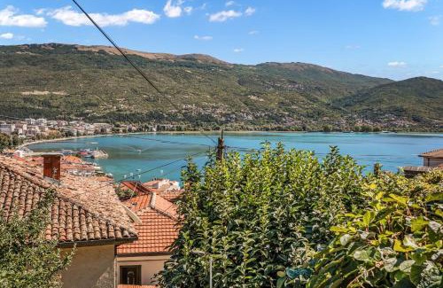 Varosh Apartamento | Hot Tub, Lake View, Old Town, Balcony, Parking APT
