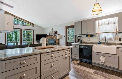 Tobyhanna Casa | Lakefront/Firepit/Fireplace/Pet Friendly!