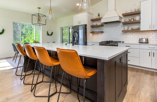 Rapid City Casa | Large, Modern Home with Hot Tub and a View