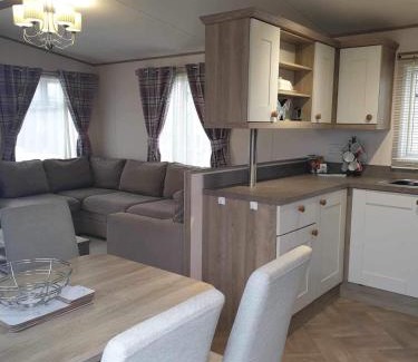 Dogdyke Chalet De Esquí | hot tub luxury caravan 23 Lancaster tattershall lakes