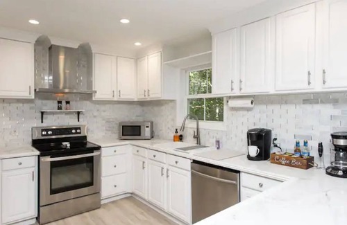 Massanutten Casa | Hot Tub - Massage Chair - Game Room - Fenced Yard
