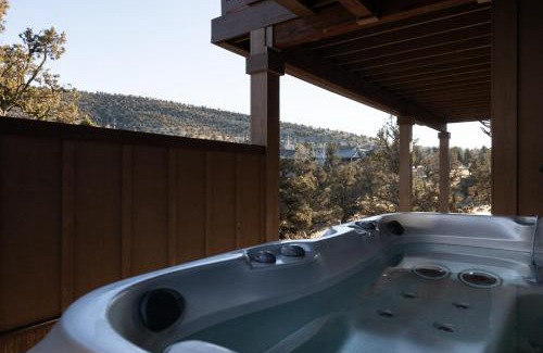 Redmond Casa | Hot-Tub - Modern 5BDR Family Retreat - Sleeps 11