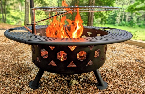 Hillsville Cabina | HOT TUB! Nature Delight! 2 Acre Cabin Hot Tub- Creek & Dog Friendly Fast WIFI!