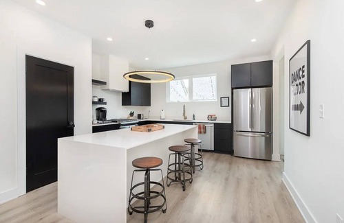 Fall Creek Place Casa | Hot Tub! Near Downtown!