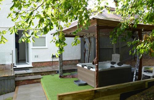 Mumbles Casa | Hot Tub Oasis by the Sea & Woods