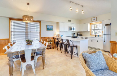 Sea Retreat Casa | Hot Tub & Ocean Views: Kitty Hawk Haven!
