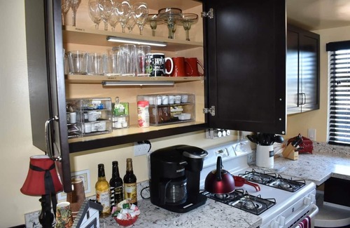 Point Loma Heights Apartamento | HOT TUB, Parking, A/C - Near SeaWorld, Beaches, MCRD, Barnes Tennis, PLNU!