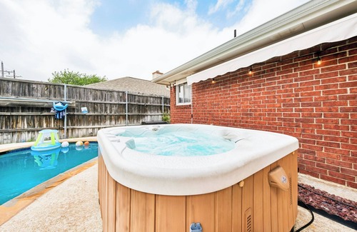 Lewisville Casa | Hot Tub/Pool/Arcade/2 Game Rooms