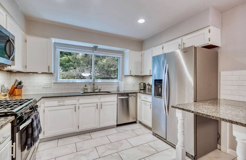 Franklin Park Apartamento | Hot Tub | Pool | Outdoor Movie Lounge | Spa Shower
