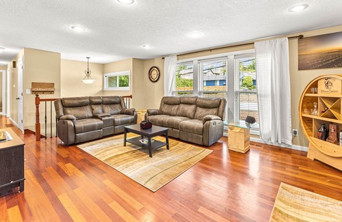 Gresham Casa | Hot Tub|Pool Table|Fire Pit| SpringWater Retreat