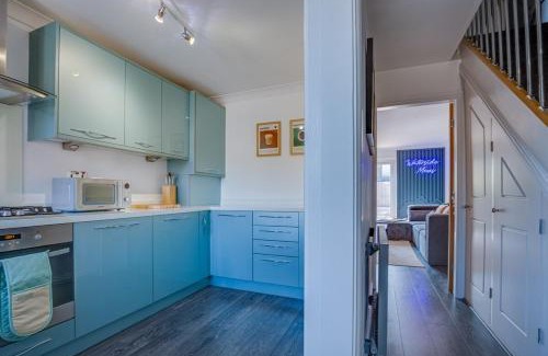 Cleethorpes Casa | Hot Tub, Private Parking, King Bed, Beach luxury