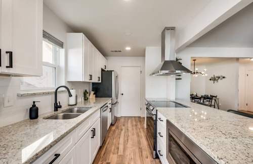 Northeast Carrollton Casa | Hot Tub, Putting Green, Game Room!