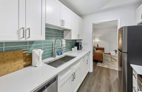 Mount Pleasant Casa | HOT TUB, PUTTING GREEN in the Heart of Mt. Pleasant 2-STORIES