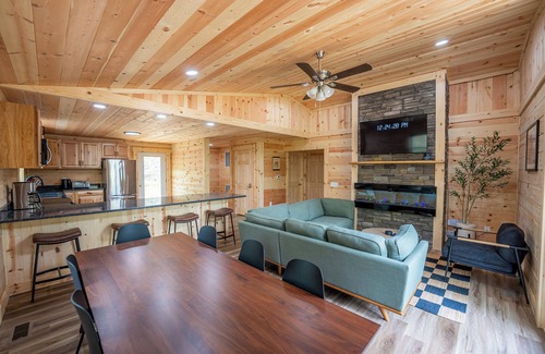 Shenandoah Cabina | Hot Tub, Sauna, Game Room, Fire Pit, EVSE