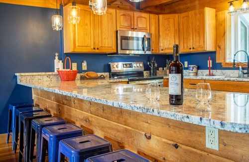 Elkton Casa | Hot Tub, Scenic Views, Pet Friendly!