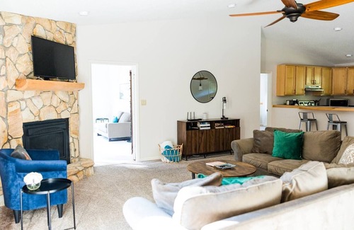 Massanutten Casa | Hot Tub! Spacious & Relaxing! Child/Dog Friendly! Close to all the Fun!
