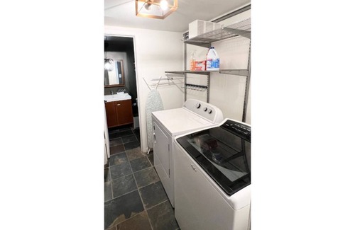 McNeil Casa | Hot Tub Stylish Luxe Large 11beds Grill/Foosball