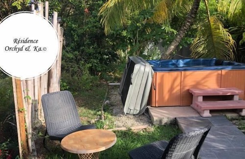 Sainte-Anne Cabaña | Hot tube 2-Bed Cottage in Sainte-Anne