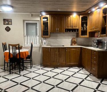 Serednye Casa | Hotel Окремий Будинок-Апартаменти